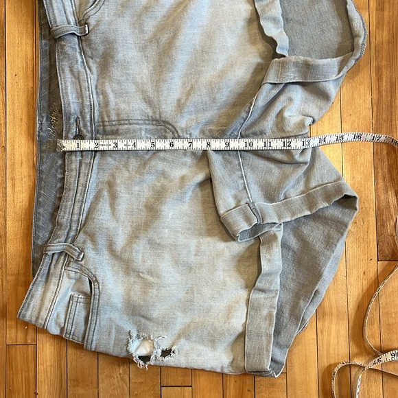 Old Navy Boyfriend Shorts - Picture 10 of 12